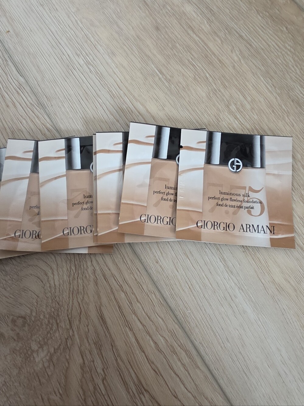 7X Giorgio Armani Luminous Silk Perfect Glow Flawless Foundation sample packets